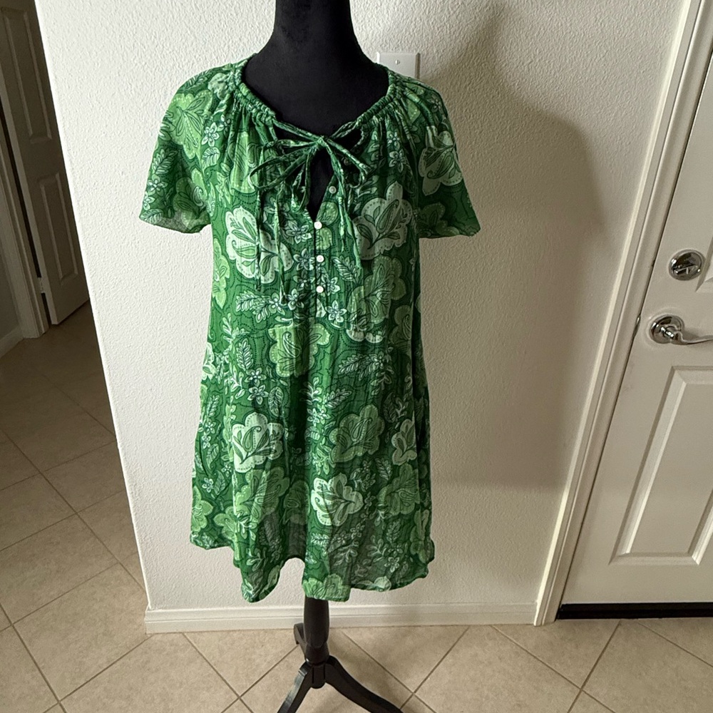 Green Floral Women's Top - Picture 2 of 4